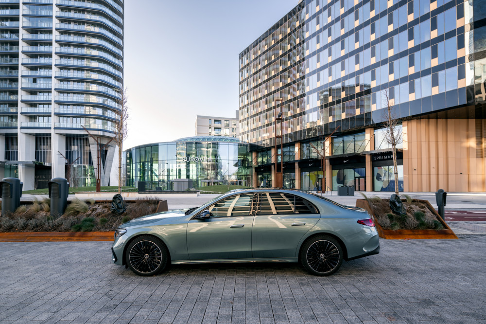 Mercedes -Benz E 220d 4MATIC sedan 